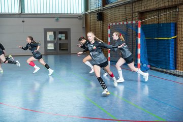 Bild 33 - wAJ HSG Kremperheide/Muensterdorf - HSG Herzhorn/Kollmar/Neuendorf : Ergebnis: 31:34